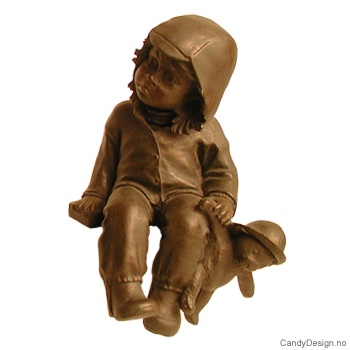Regntøybarn i bronse  Jente med bamse