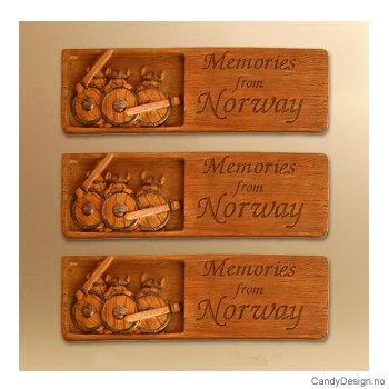 Woodstyle magnet plater med tekst  Tre vikinger bakom skjold - spredt magnet  Memories from Norway