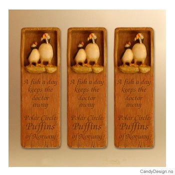 Woodstyle magnet plater med tekst  Lundefugler magnet A fish a day keeps the doctor away, Polar circle Puffins of Norway